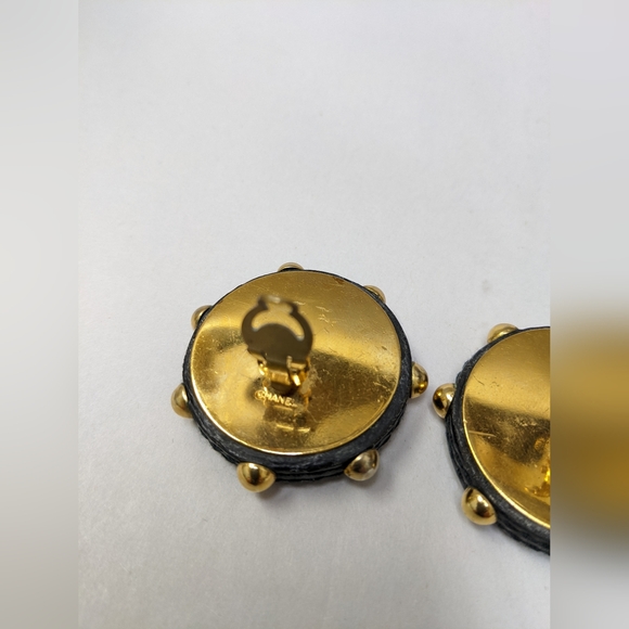 Vintage Chanel CC Leather Earrings #792 - Picture 3 of 10